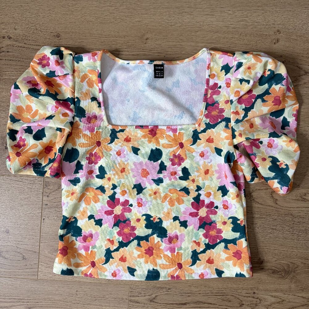 SHEIN Floral Puffed Sleeved Top M